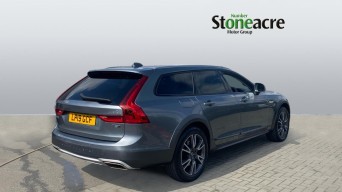 Volvo V90 Cross Country 2.0 T5 Pro Auto AWD Euro 6 (s/s) 5dr LP19GCF Image 2
