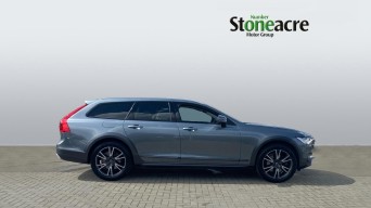 Volvo V90 Cross Country 2.0 T5 Pro Auto AWD Euro 6 (s/s) 5dr LP19GCF Image 3