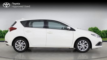 Toyota Auris 1.2T Icon 5dr CN65NXF Image 2