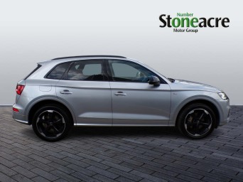 Audi Q5 2.0 TFSI 45 Black Edition S Tronic quattro Euro 6 (s/s) 5dr BL69HDO Image 2