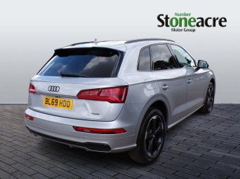 Audi Q5 2.0 TFSI 45 Black Edition S Tronic quattro Euro 6 (s/s) 5dr BL69HDO Image 3
