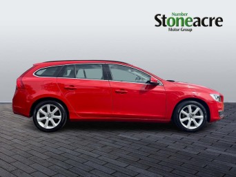 Volvo V60 2.0 D4 SE Nav Auto Euro 6 (s/s) 5dr NJ16VPX Image 2