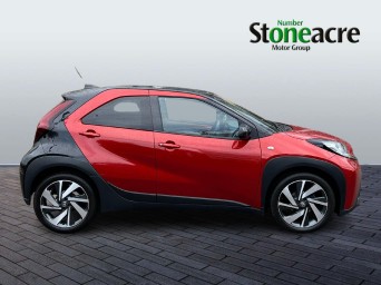 Toyota Aygo X 1.0 VVT-i Edge 5dr DG72ZLN Image 2
