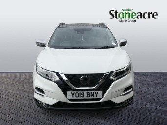 Nissan Qashqai 1.5 dCi 115 Tekna+ 5dr YO19BNY Image 2