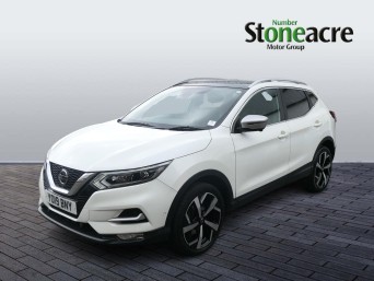 Nissan Qashqai 1.5 dCi 115 Tekna+ 5dr YO19BNY Image 3