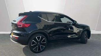 Volvo XC40 2.0 B3 MHEV Ultra Bright DCT Auto Euro 6 (s/s) 5dr OV74DHF Image 2