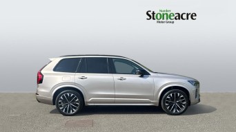 Volvo XC90 2.0 B5 MHEV Plus Auto 4WD Euro 6 (s/s) 5dr OW74BLK Image 3