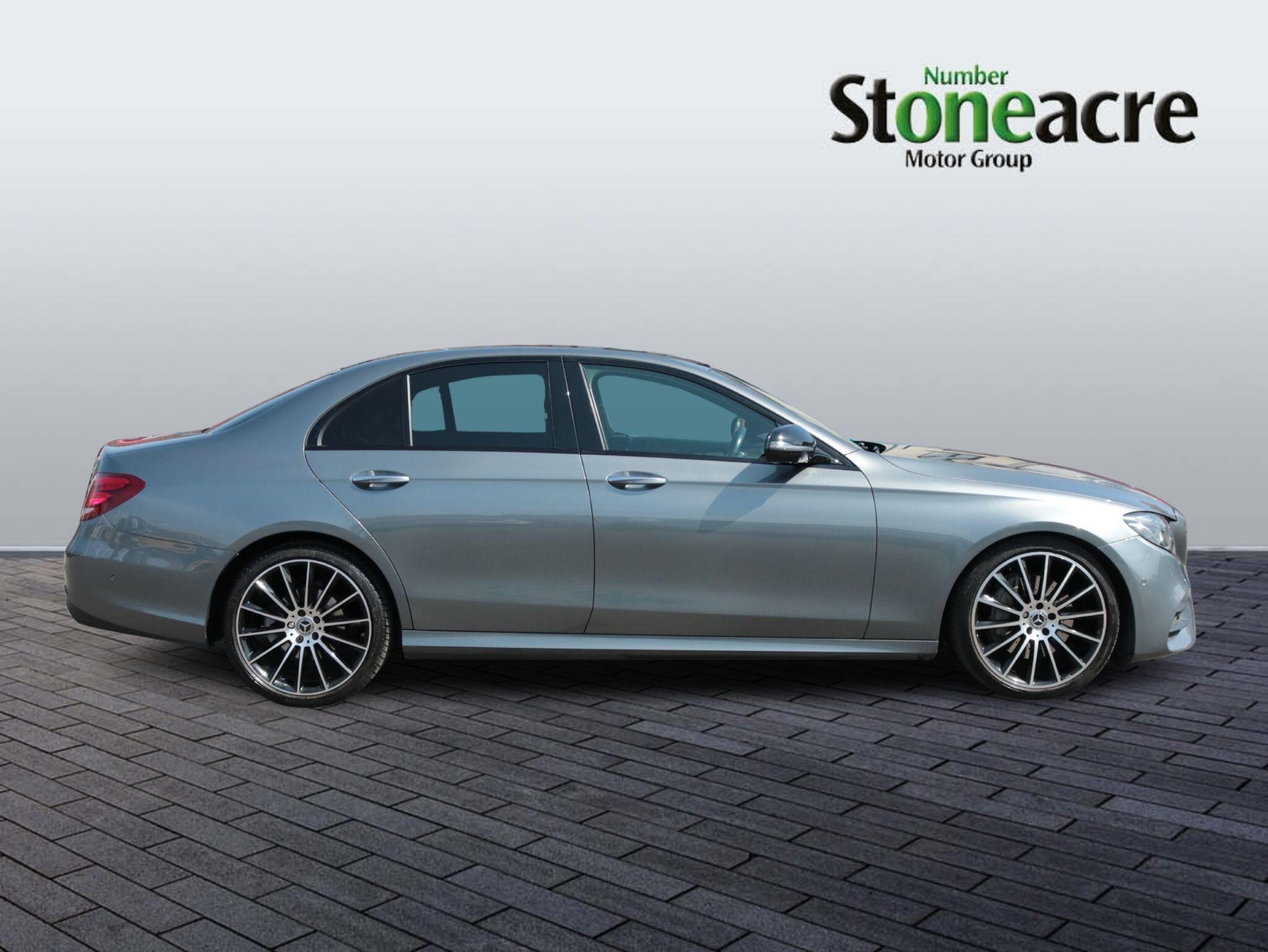 Mercedes-Benz E-Class Image 2