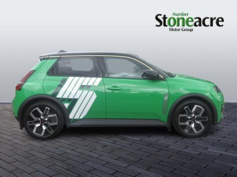 Renault 5 E-Tech Electric comfort range 52kWh techno Auto 5dr NV74ZXE Image 2