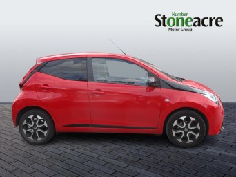 Toyota Aygo 1.0 VVT-i X-Trend 5dr RJ69GNO Image 2