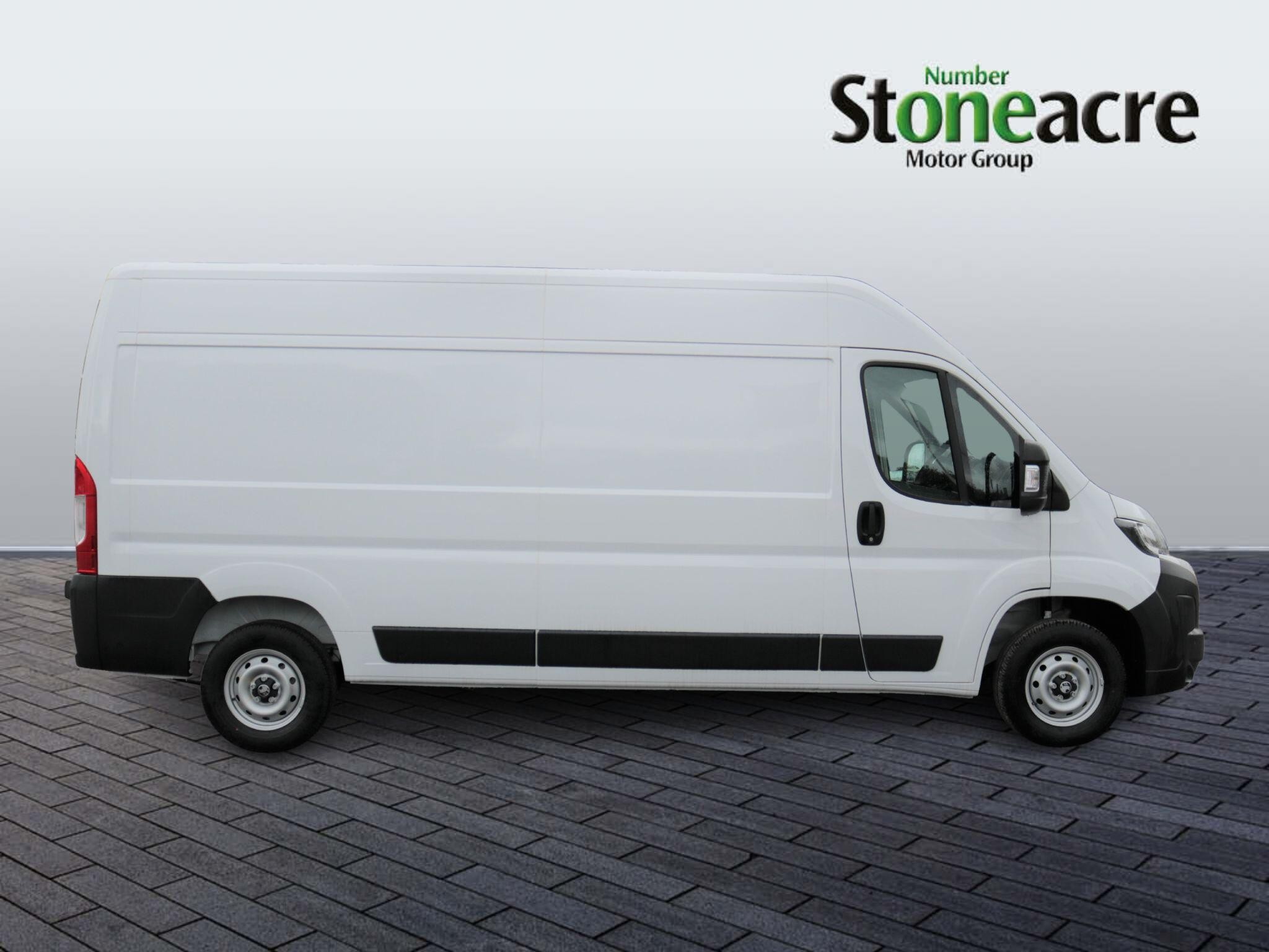 Vauxhall Movano Image 2