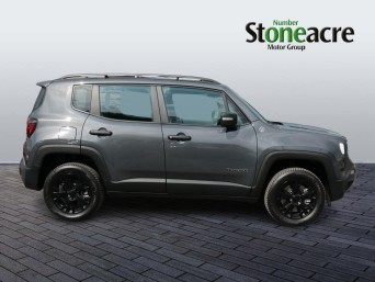 Jeep Renegade 1.3 GSE T4 11.4kWh Overland Auto 4xe Euro 6 (s/s) 5dr DG25OZV Image 2