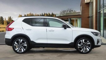 Volvo XC40 Ultimate Dark B3 (163 hp) BG24KFZ Image 2