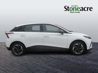 MG 4 EV 49kWh SE Auto 5dr FH25UWA Image 2