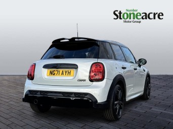 MINI Hatch 1.5 Cooper Sport 5dr NG71AYH Image 3