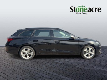 SEAT Leon 1.5 eTSI MHEV FR DSG Euro 6 (s/s) 5dr AK25XDA Image 2