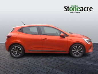 Renault Clio Iconic TCe 90 MY21.5 NU22HJE Image 2