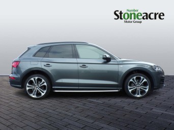 Audi Q5 2.0 TDI 40 Vorsprung S Tronic quattro Euro 6 (s/s) 5dr DX19GHN Image 2