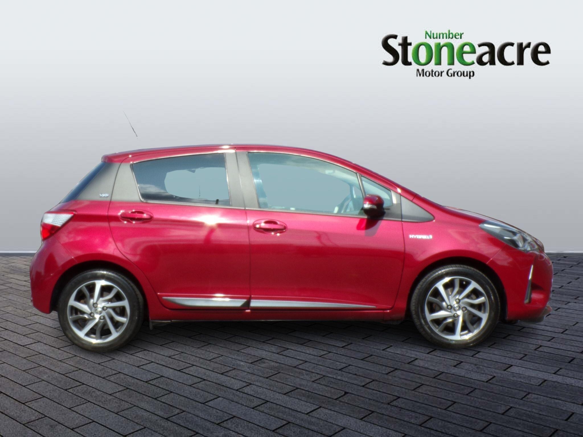 Toyota Yaris Image 2