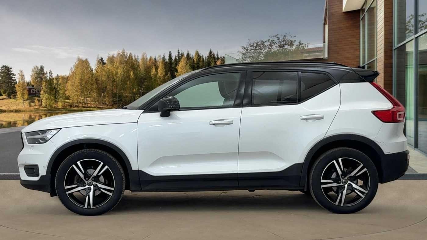 Volvo XC40 Image 2