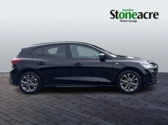 Ford Focus 1.0T EcoBoost ST-Line Style Euro 6 (s/s) 5dr YJ22UCO Image 2