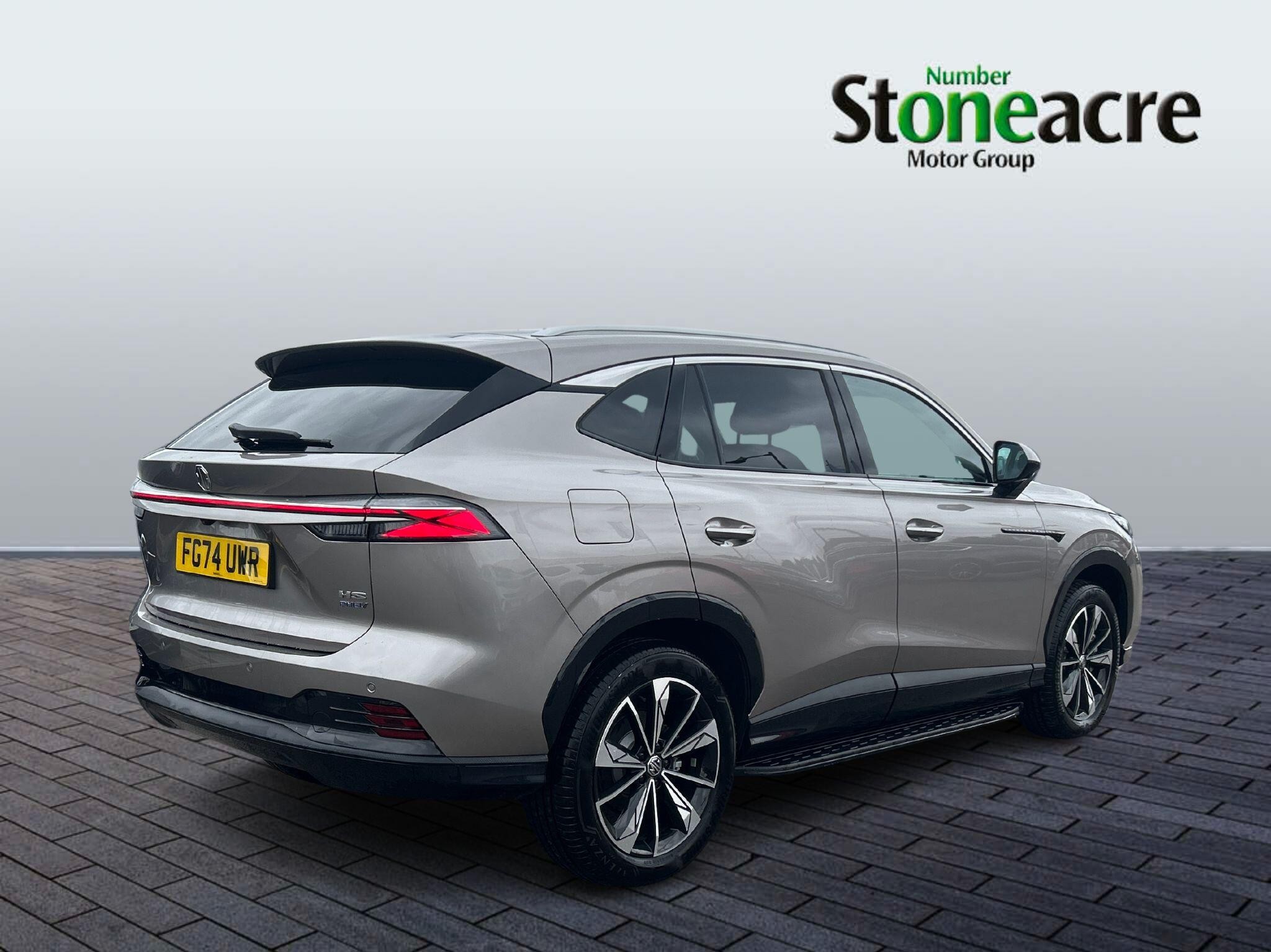 MG HS Plug-In Hybrid Image 2