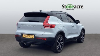 Volvo XC40 2.0 B4P R DESIGN Pro 5dr Auto PE70HXC Image 2