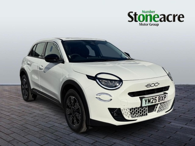 Fiat 600 1.2 MHEV e-DCT Euro 6 (s/s) 5dr YM25BXP Image 1