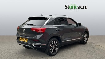 Volkswagen T-Roc 1.5 TSI EVO Design Euro 6 (s/s) 5dr AO20HXA Image 2