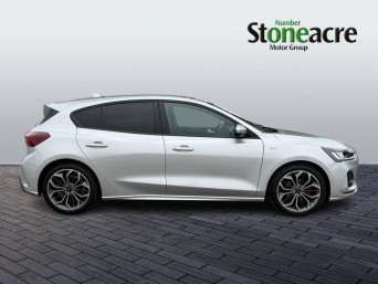 Ford Focus 1.0T EcoBoost ST-Line X Euro 6 (s/s) 5dr WN73BVM Image 2