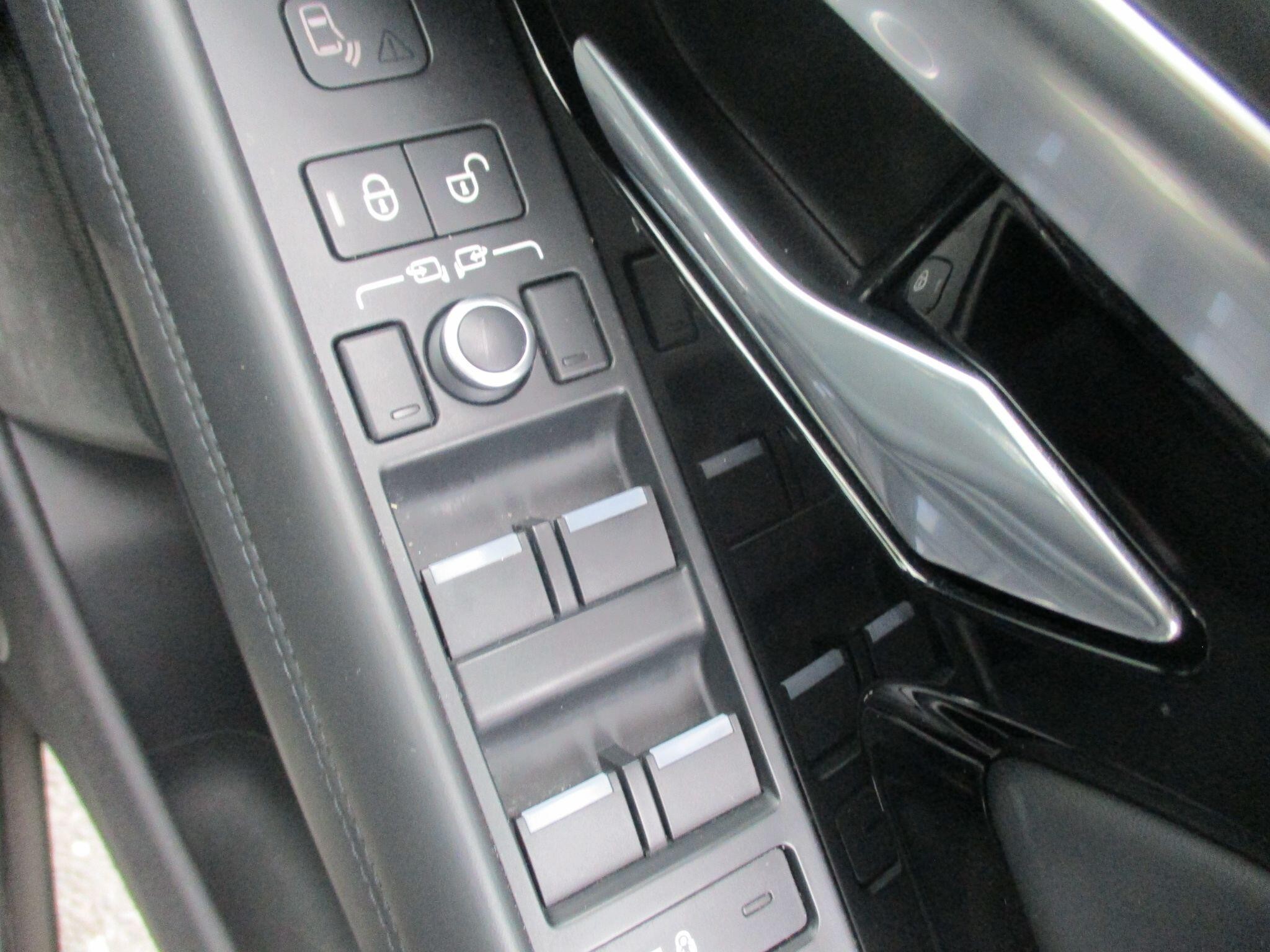 Land Rover Range Rover Evoque Image 15