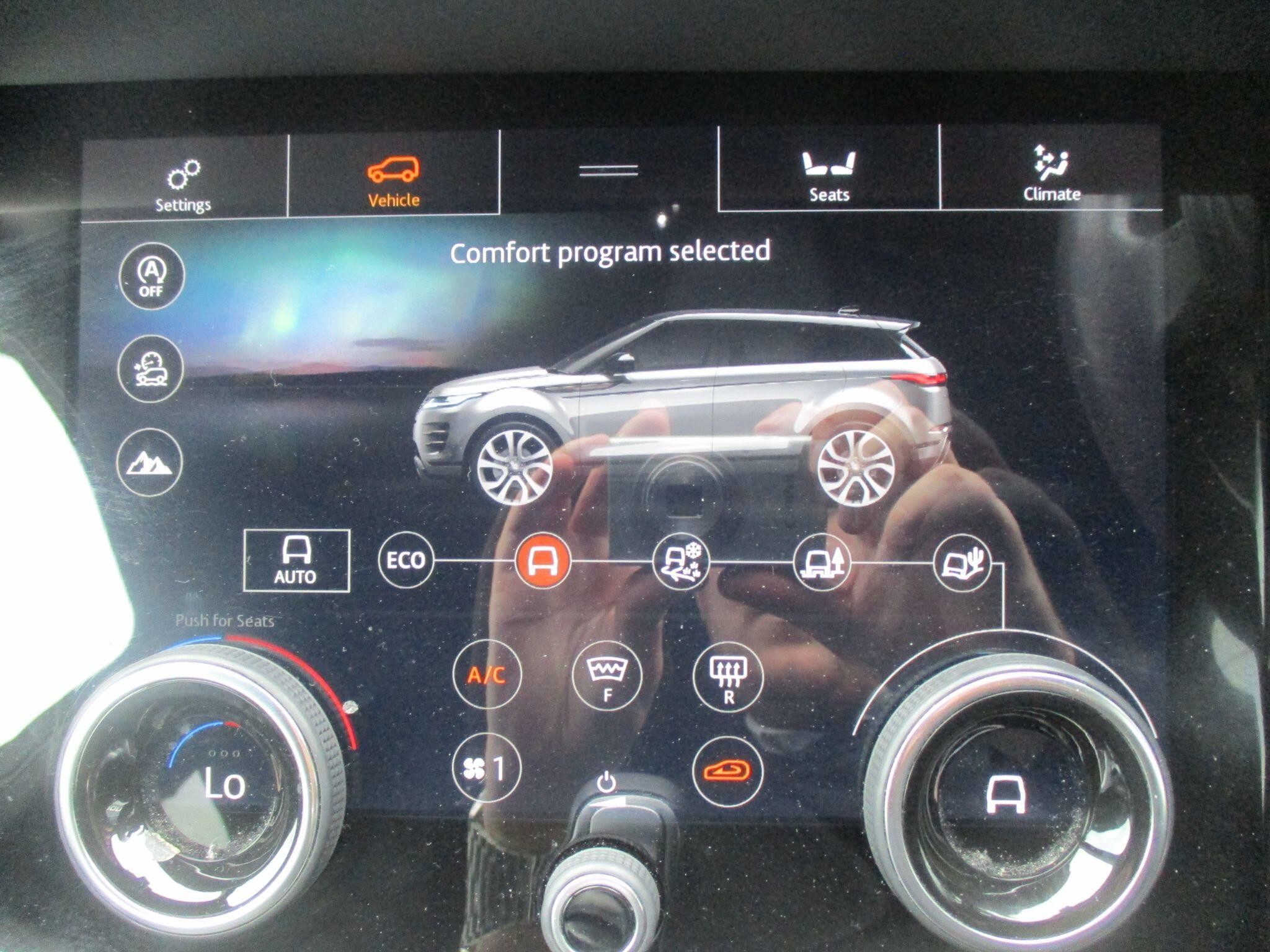 Land Rover Range Rover Evoque Image 21