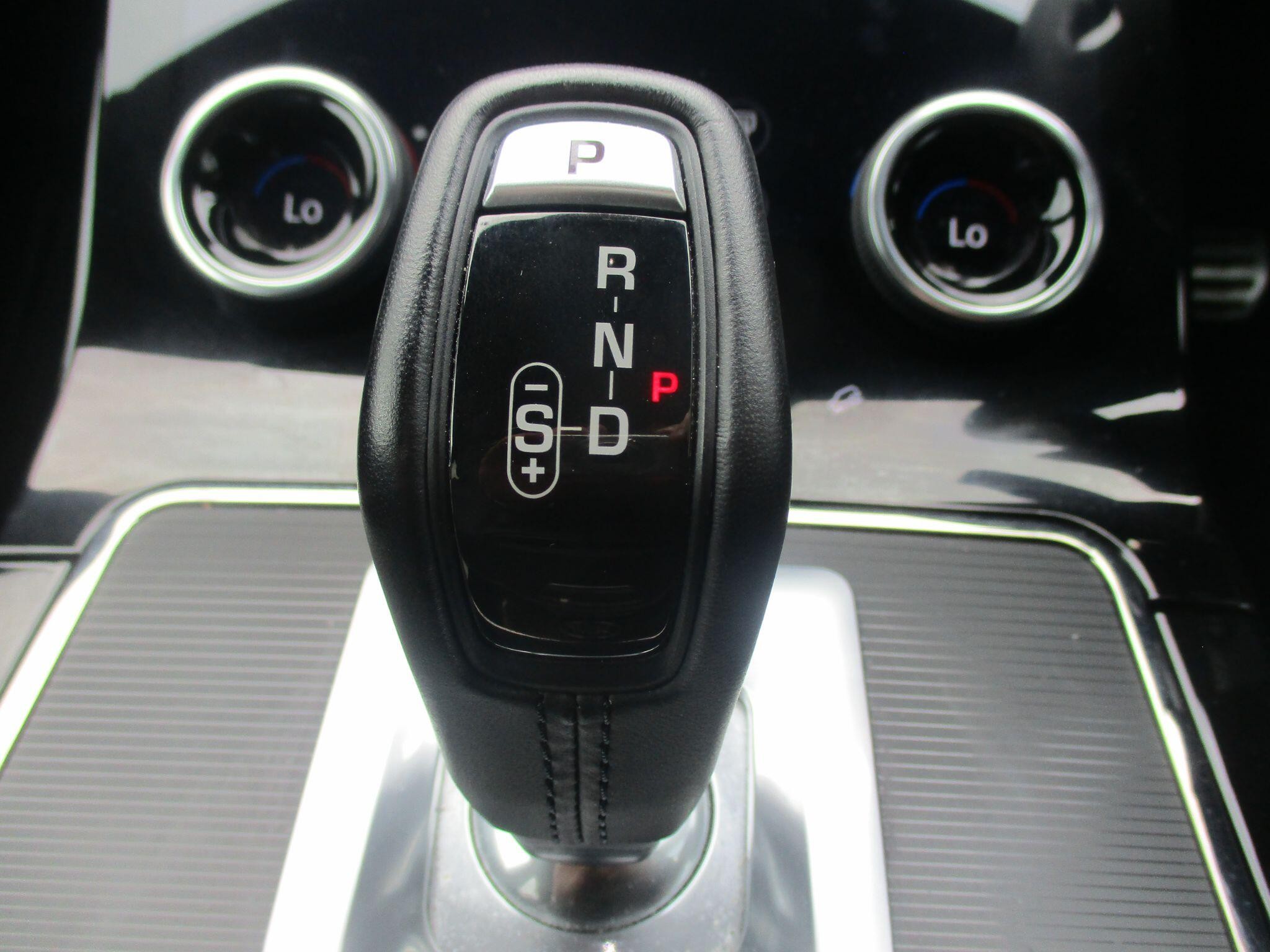 Land Rover Range Rover Evoque Image 24