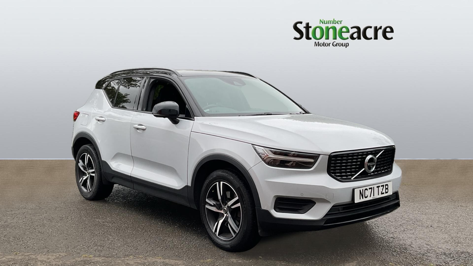 Volvo XC40 Image 1