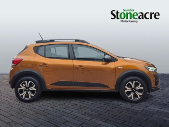 Dacia Sandero Stepway 1.0 TCe Journey 5dr YG73JZO Image 2