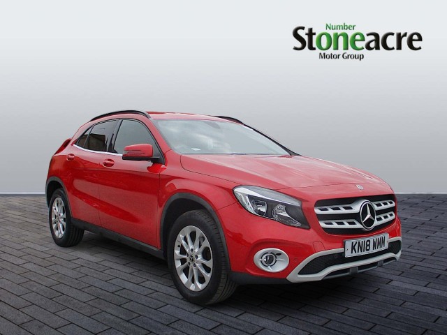 Mercedes-Benz GLA 1.6 GLA200 SE (Executive) Euro 6 (s/s) 5dr KN18WMM Image 1