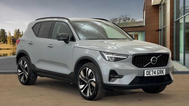 Volvo XC40 2.0 B4P Plus Dark 5dr Auto OE74GRK Image 1