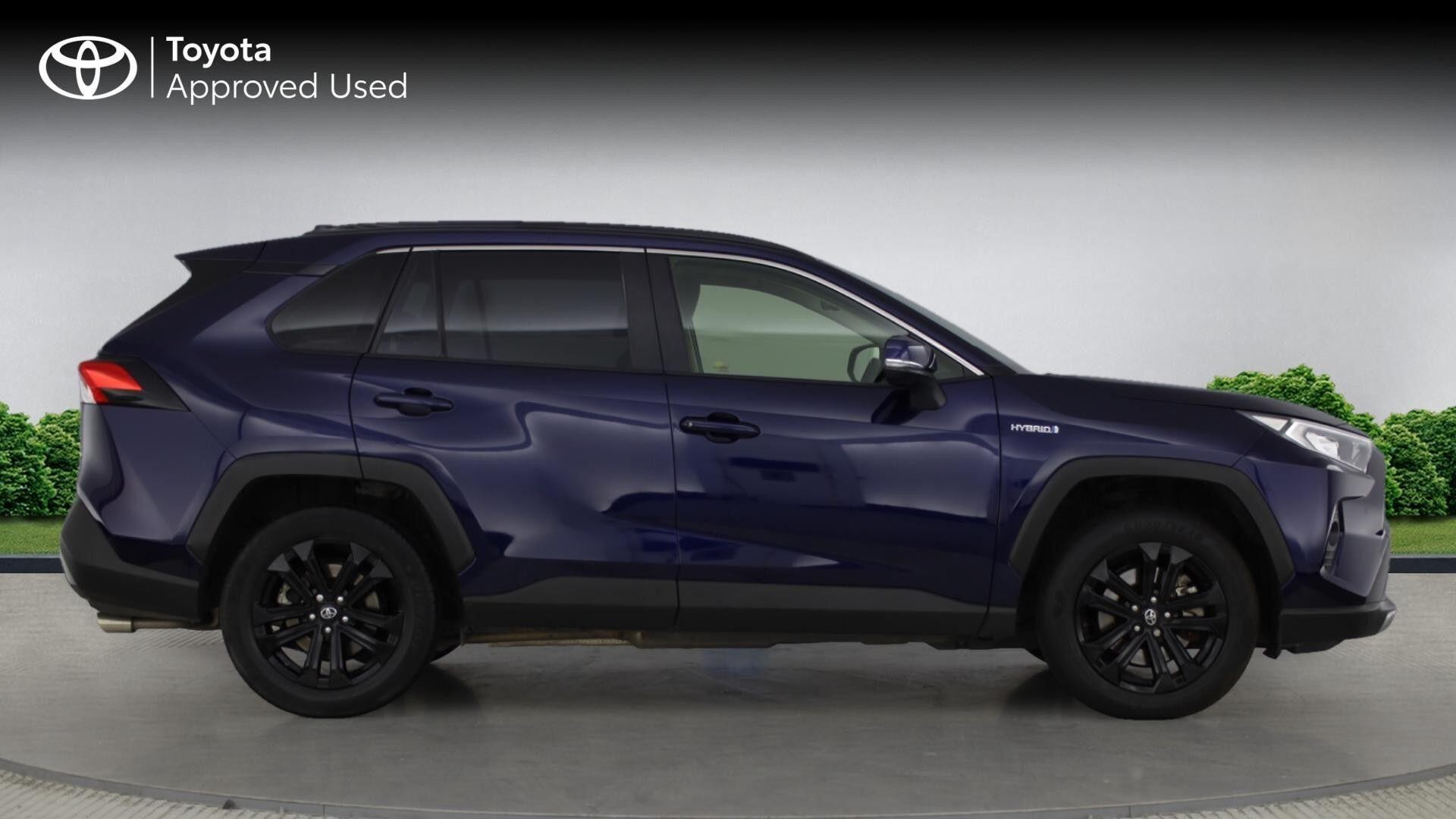 Toyota RAV4 Image 2