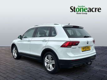 Volkswagen Tiguan 2.0 TDI Match DSG Euro 6 (s/s) 5dr HY21VVA Image 3