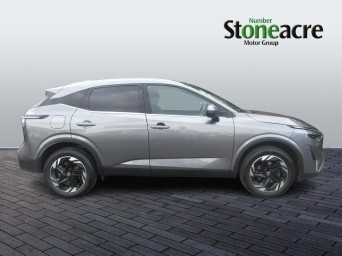 Nissan Qashqai 1.3 DIG-T MHEV N-Connecta Euro 6 (s/s) 5dr DL74GUK Image 2
