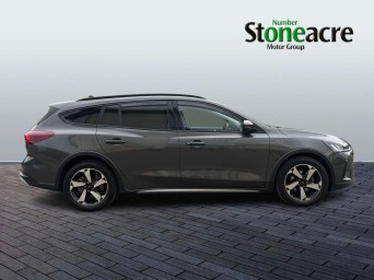 Ford Focus Estate 1.0T EcoBoost MHEV Active Euro 6 (s/s) 5dr VRZ6109 Image 2