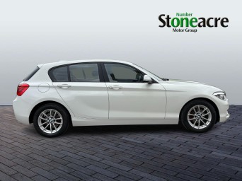 BMW 1 Series 1.5 118i SE Business Euro 6 (s/s) 5dr YC19HFS Image 2