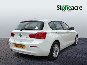 BMW 1 Series 1.5 118i SE Business Euro 6 (s/s) 5dr YC19HFS Image 3
