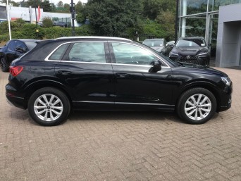 Audi Q3 1.5 TFSI CoD 35 Sport SUV 5dr Petrol S Tronic Euro 6 (s/s) (150 ps) NA23AUW Image 2