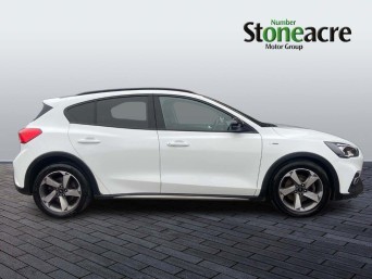 Ford Focus 1.5 EcoBlue 120 Active 5dr XHZ6663 Image 2