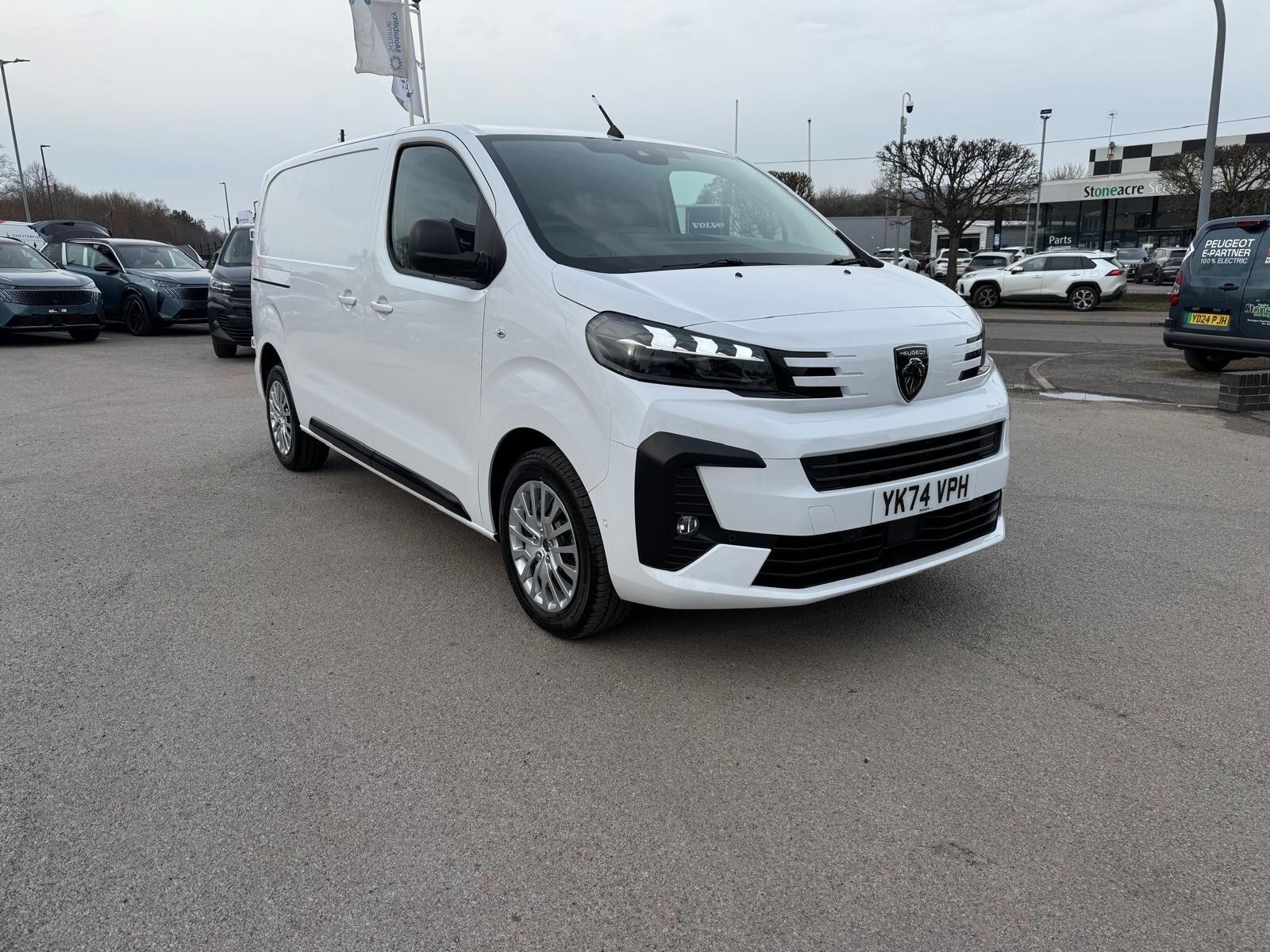 Peugeot Expert Image 1