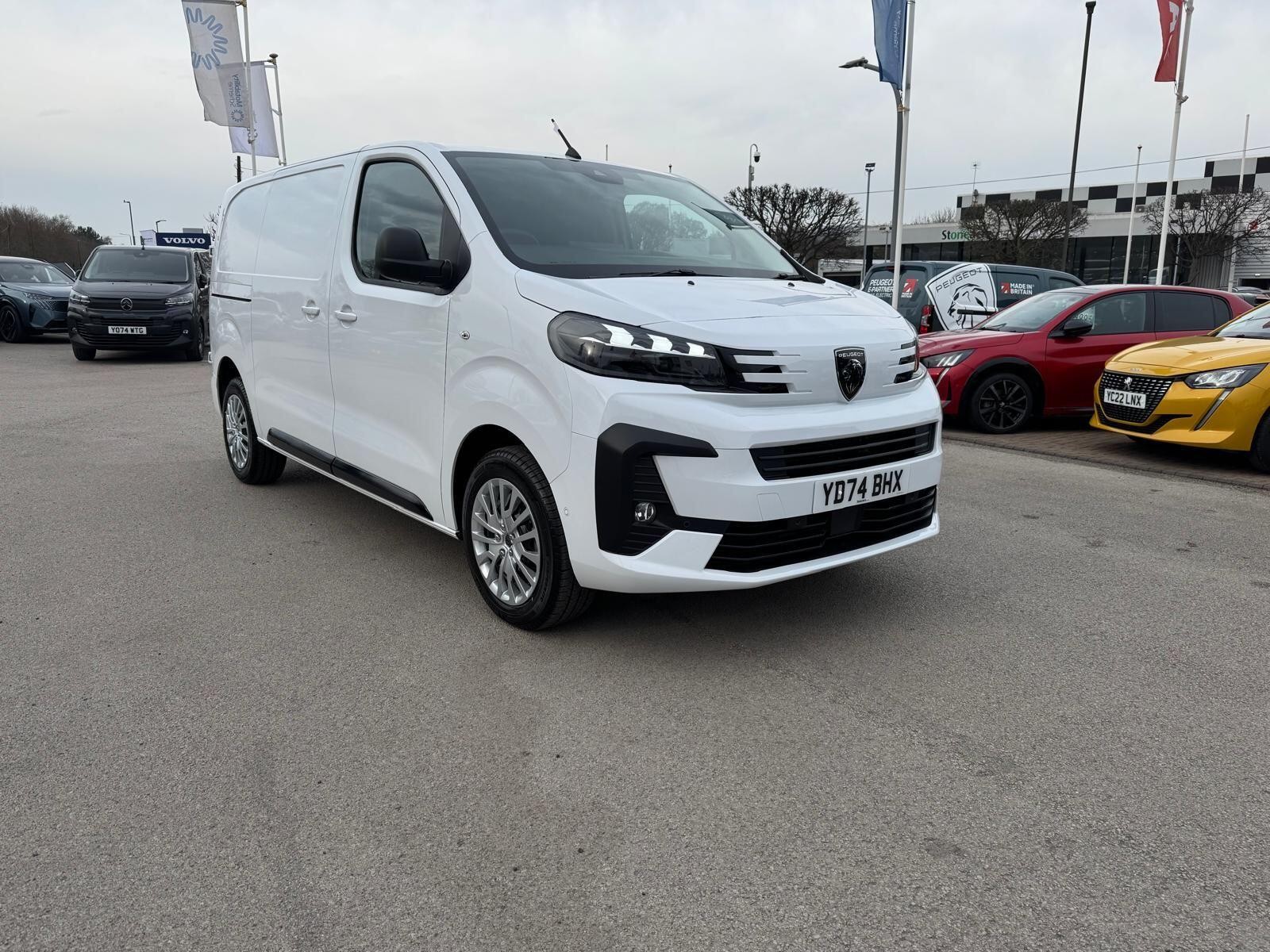 Peugeot Expert Image 1