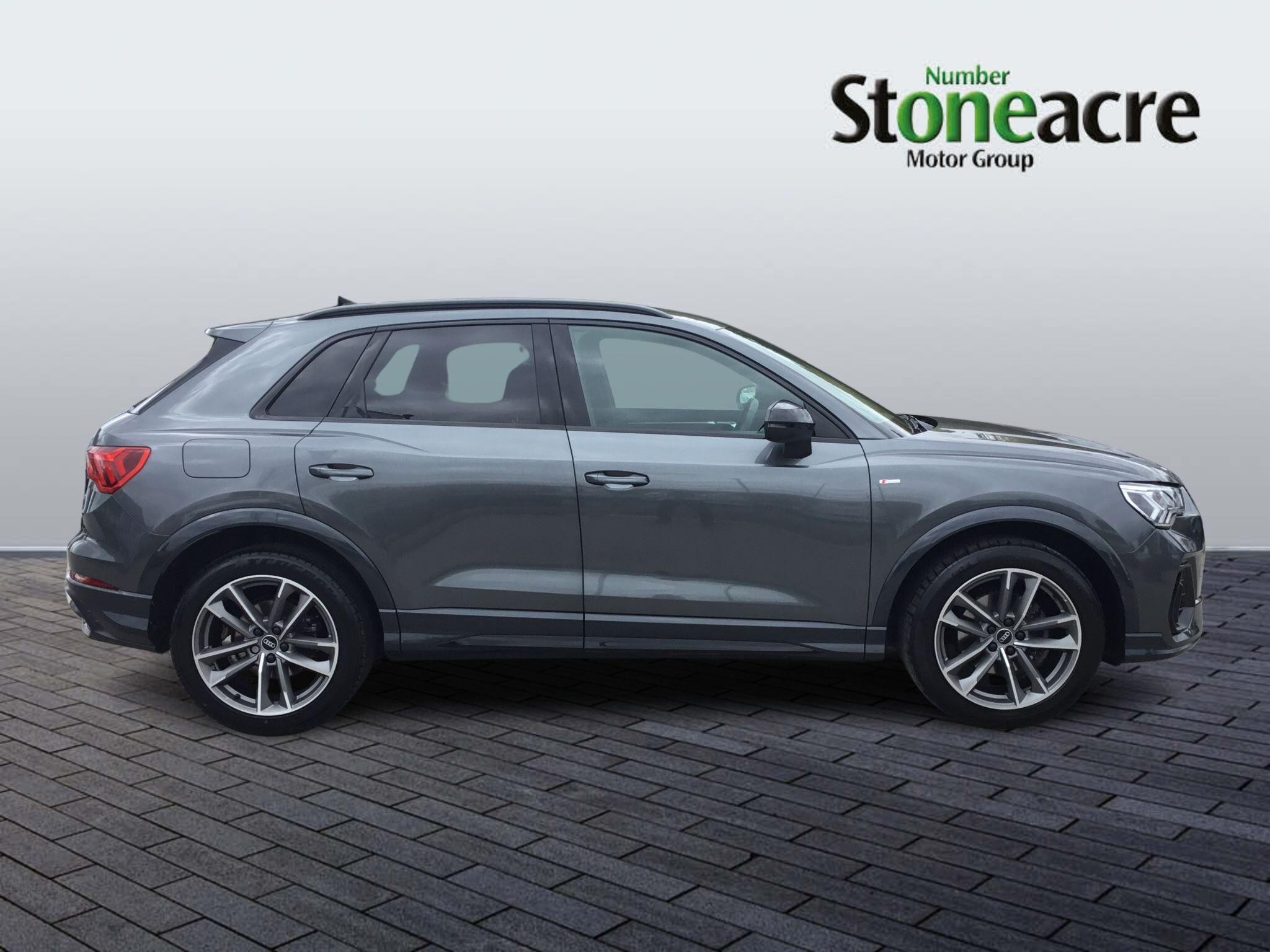Audi Q3 Image 2