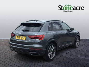 Audi Q3 1.5 TFSI CoD 35 Black Edition S Tronic Euro 6 (s/s) 5dr RV71VRJ Image 3