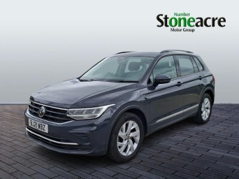 Volkswagen Tiguan 1.5 TSI 150 Life 5dr BJ21WBZ Image 3